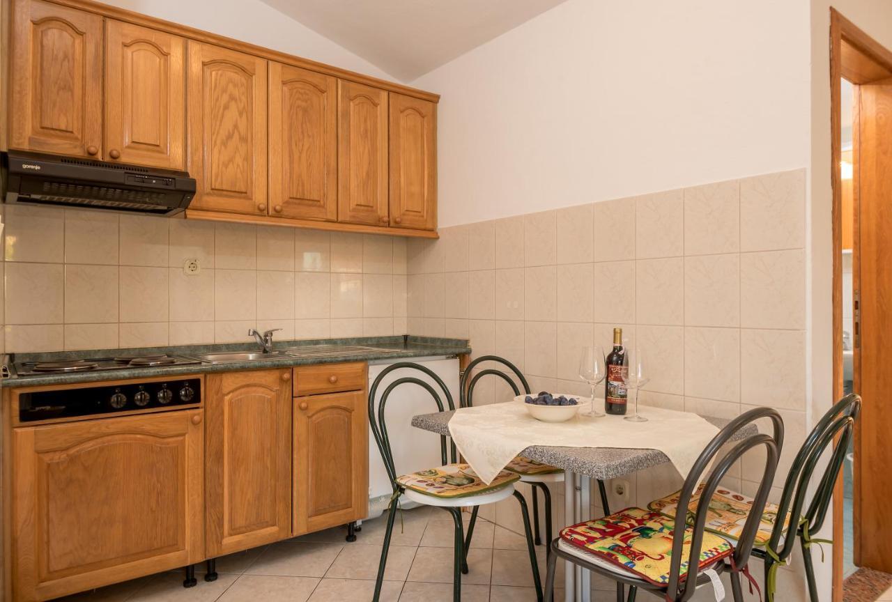 Apartmani Putnik 巴什卡沃达 外观 照片