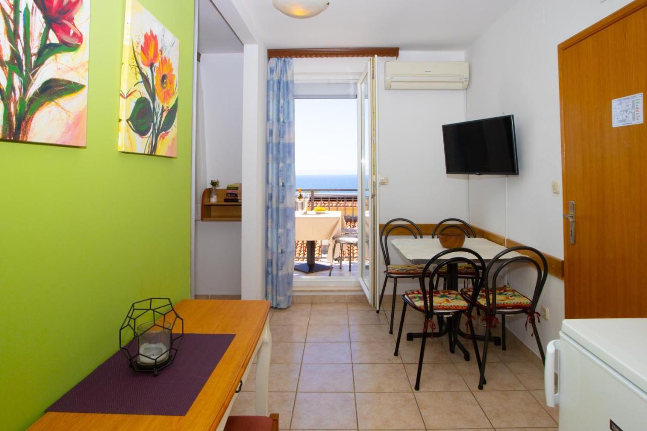 Apartmani Putnik 巴什卡沃达 外观 照片