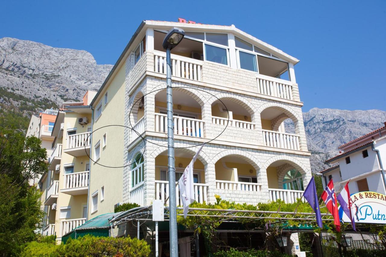 Apartmani Putnik 巴什卡沃达 外观 照片