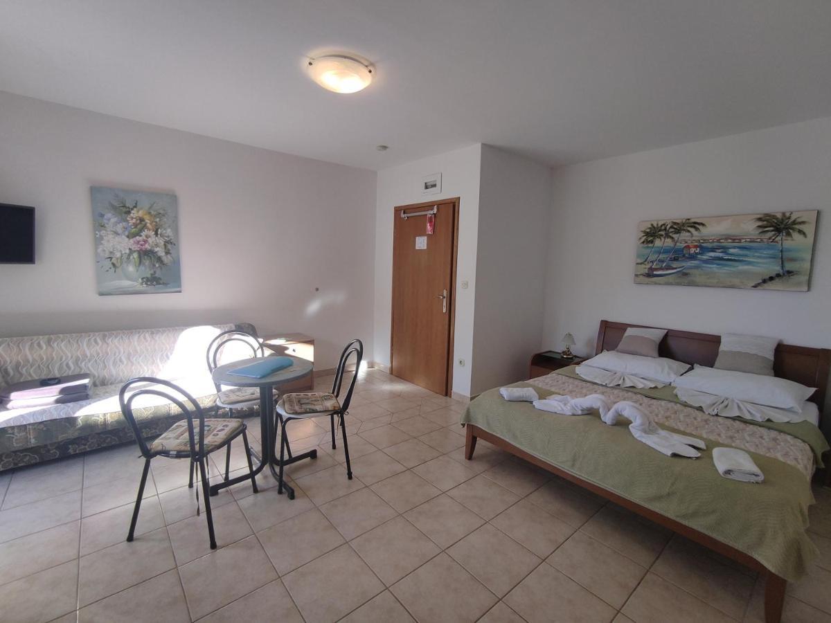 Apartmani Putnik 巴什卡沃达 外观 照片